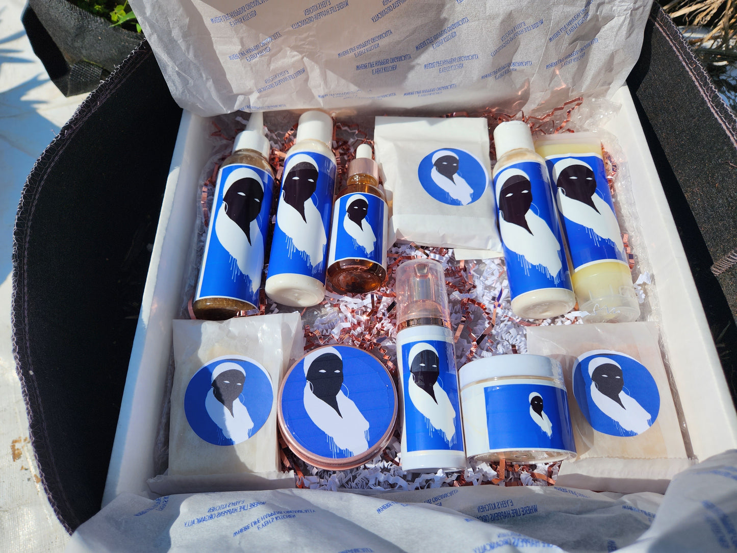 QUEEN CUSTOM HAIR/FACE/BODY SYSTEM & 3-2oz SOAP SAMPLES