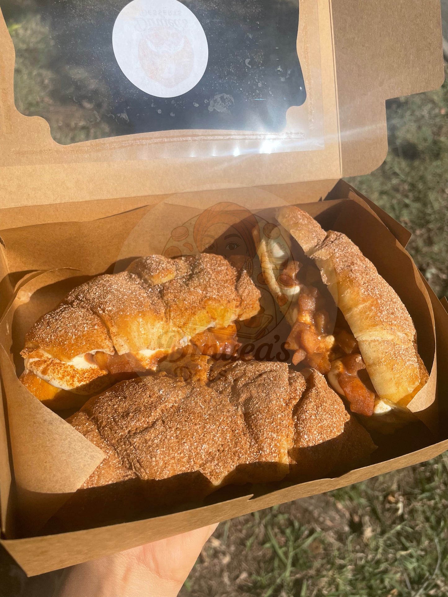 Croissants: 🍎Cinnamon Apple Coconut Cream🥥